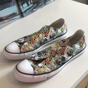 Floral Converse